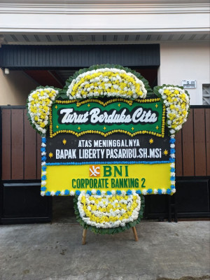 Papan Bunga Duka di Barugbug