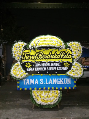 Papan Bunga Duka di Barugbug